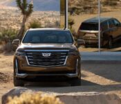 2021 Cadillac Xt5 Will Be Available Do The Come Chrome Grille Headlight