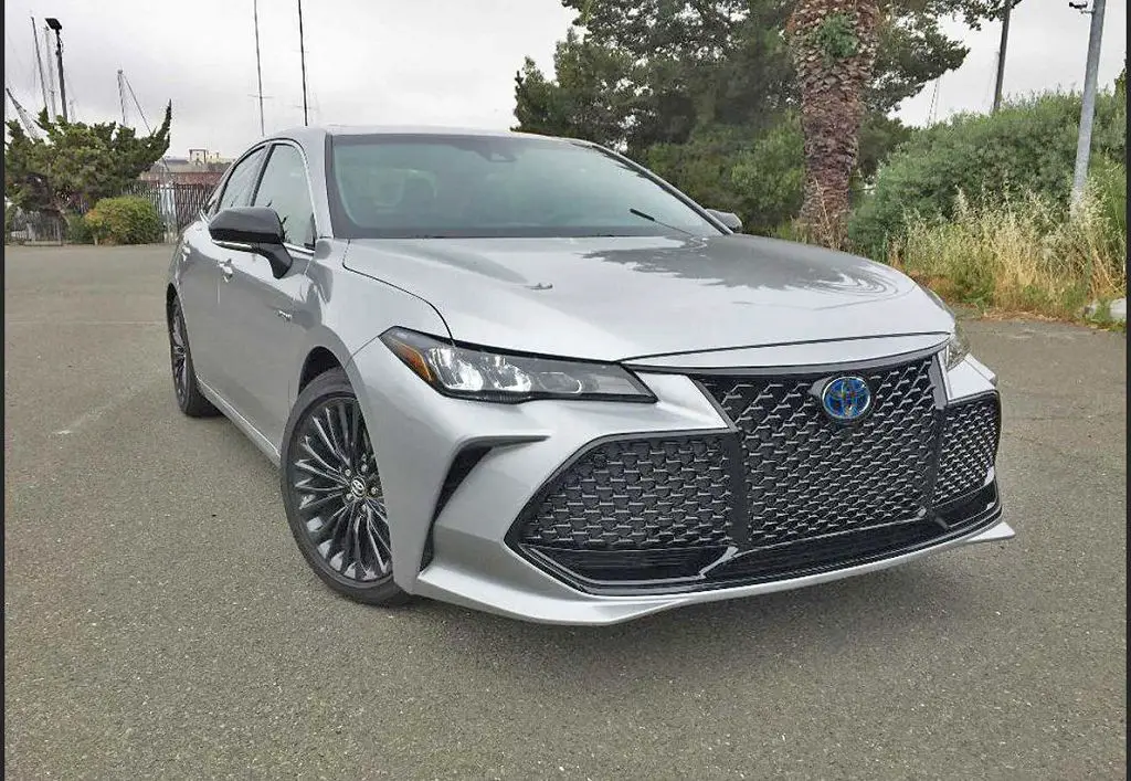 2022-toyota-avalon-limited-phev-all-in-one-photos