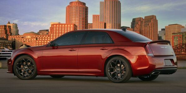2022 Chrysler 300 release date srt price