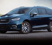 2022 Chrysler Pacifica Reliable Black Available
