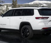 2024 Jeep Grand Cherokee Compatible Years Availability